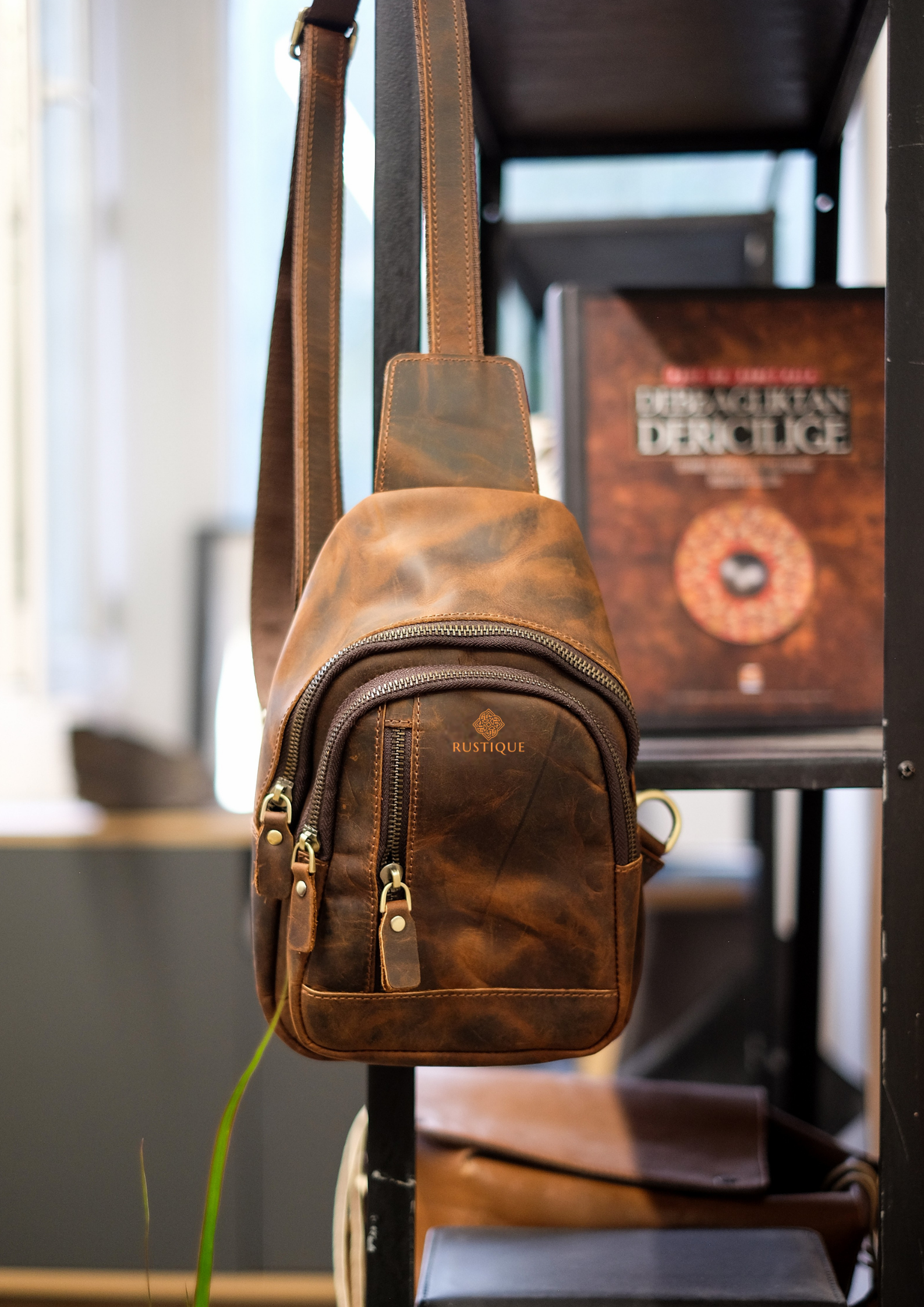 ILAY Sling Bag | Chestnut