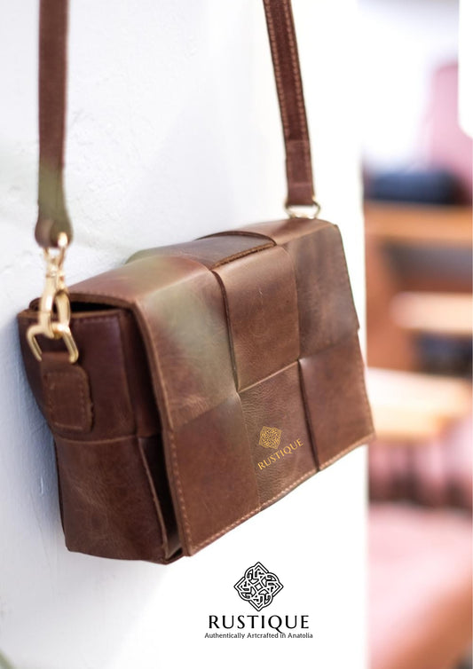 HANZADE Cross Bag - Chestnut