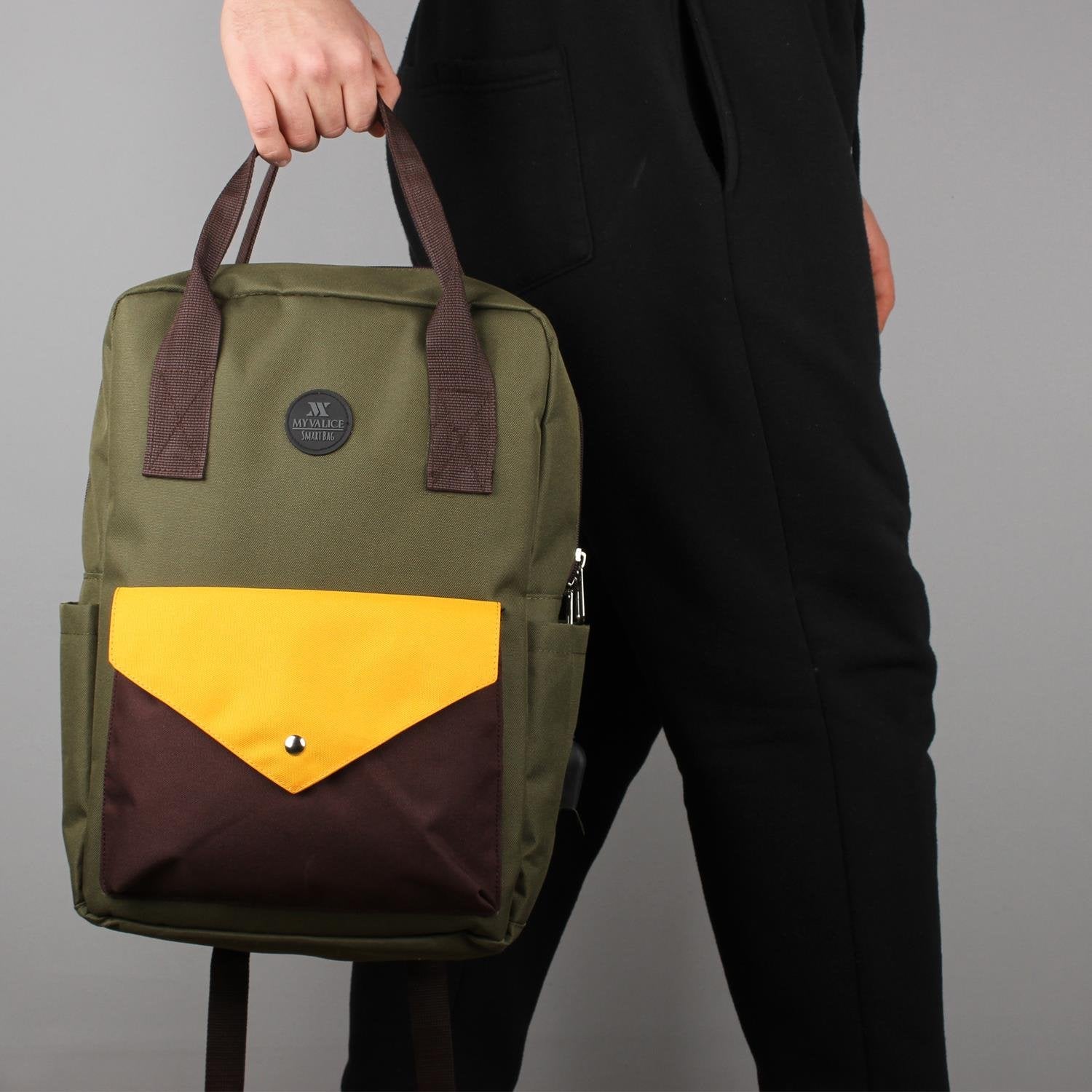 Bizzypack Smart Backpack with USB Charging Port - Khaki Green