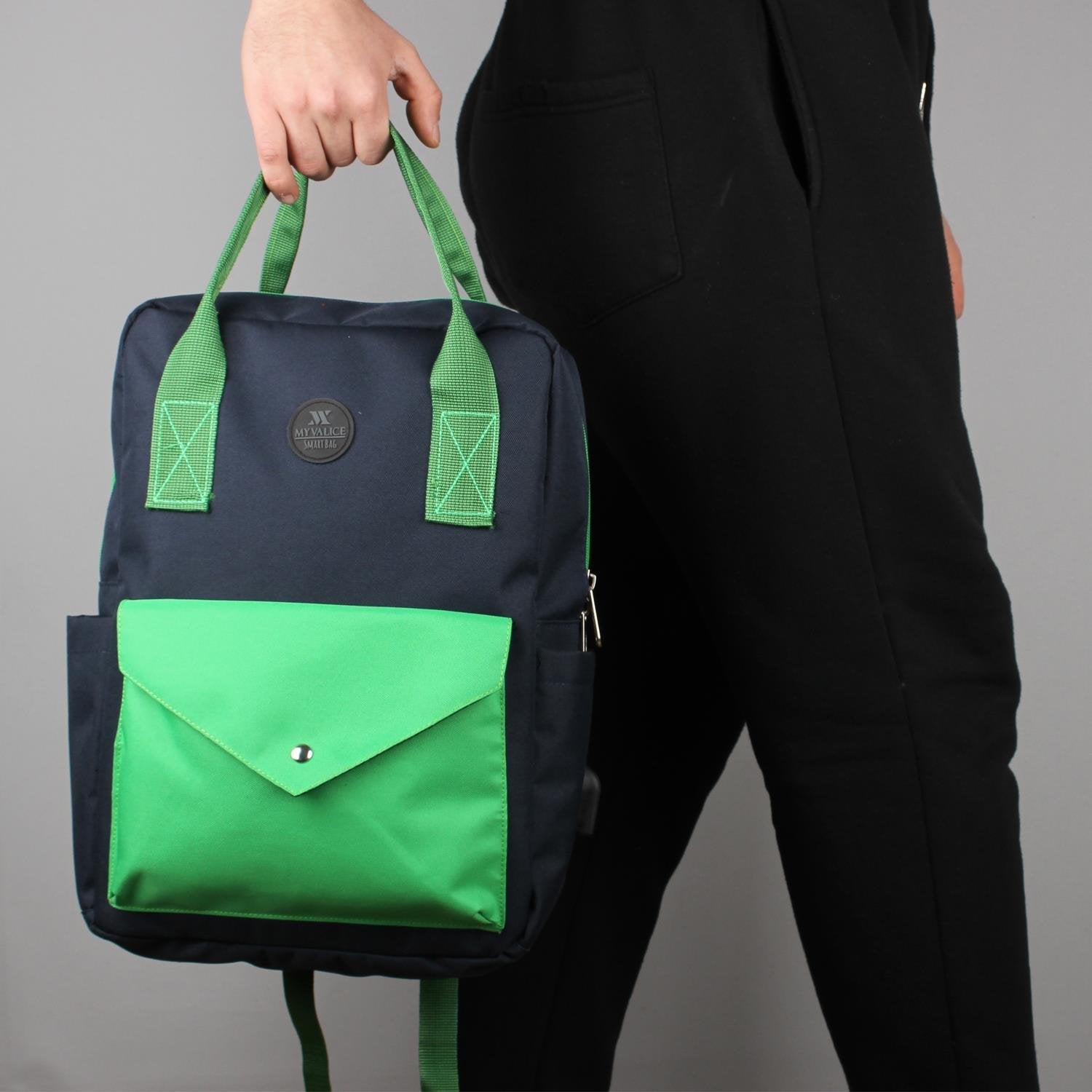 Bizzypack Smart Backpack with USB Charging Port - Khaki Green