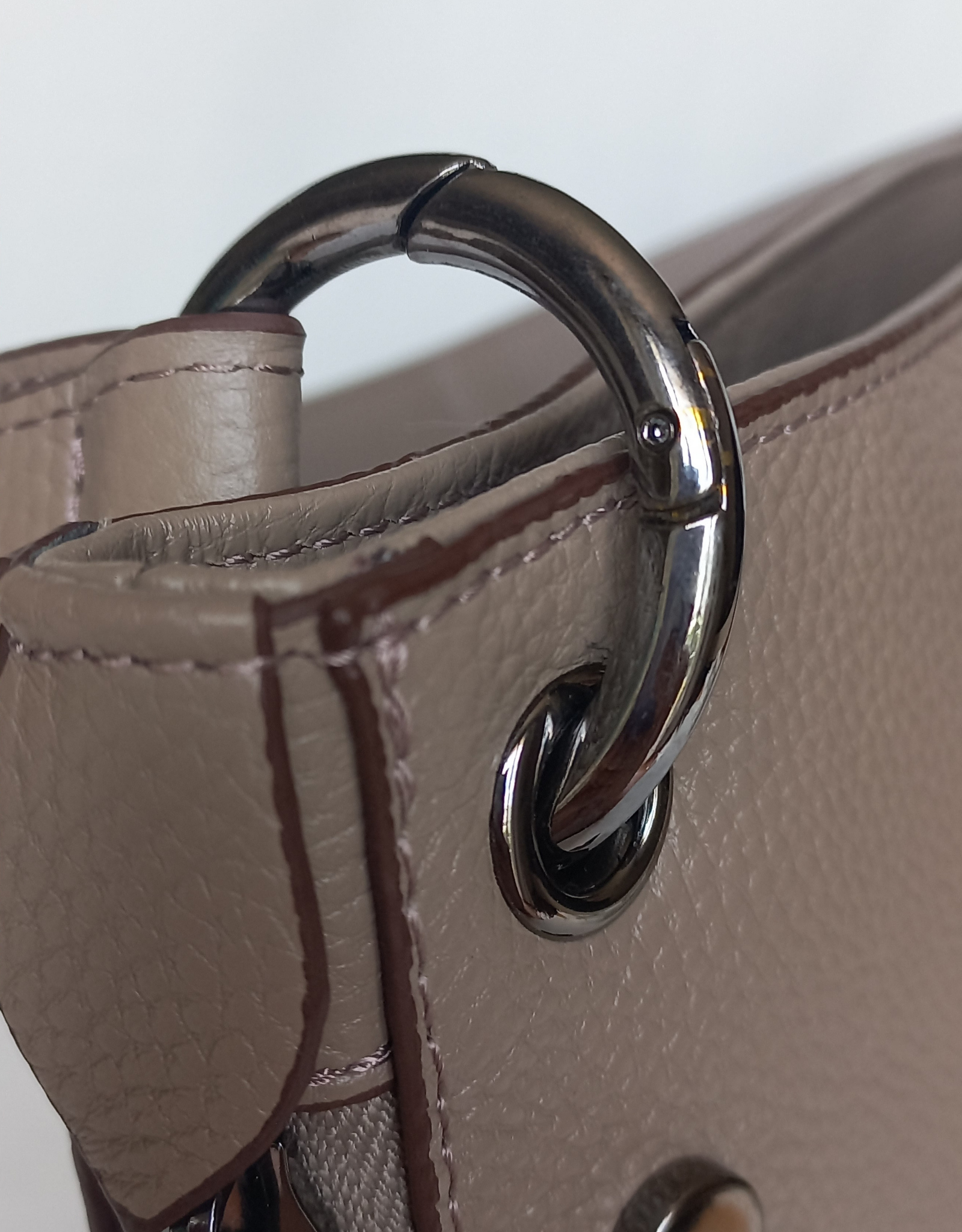 ESPIRION Hobo Tote Bag | Sand Beige