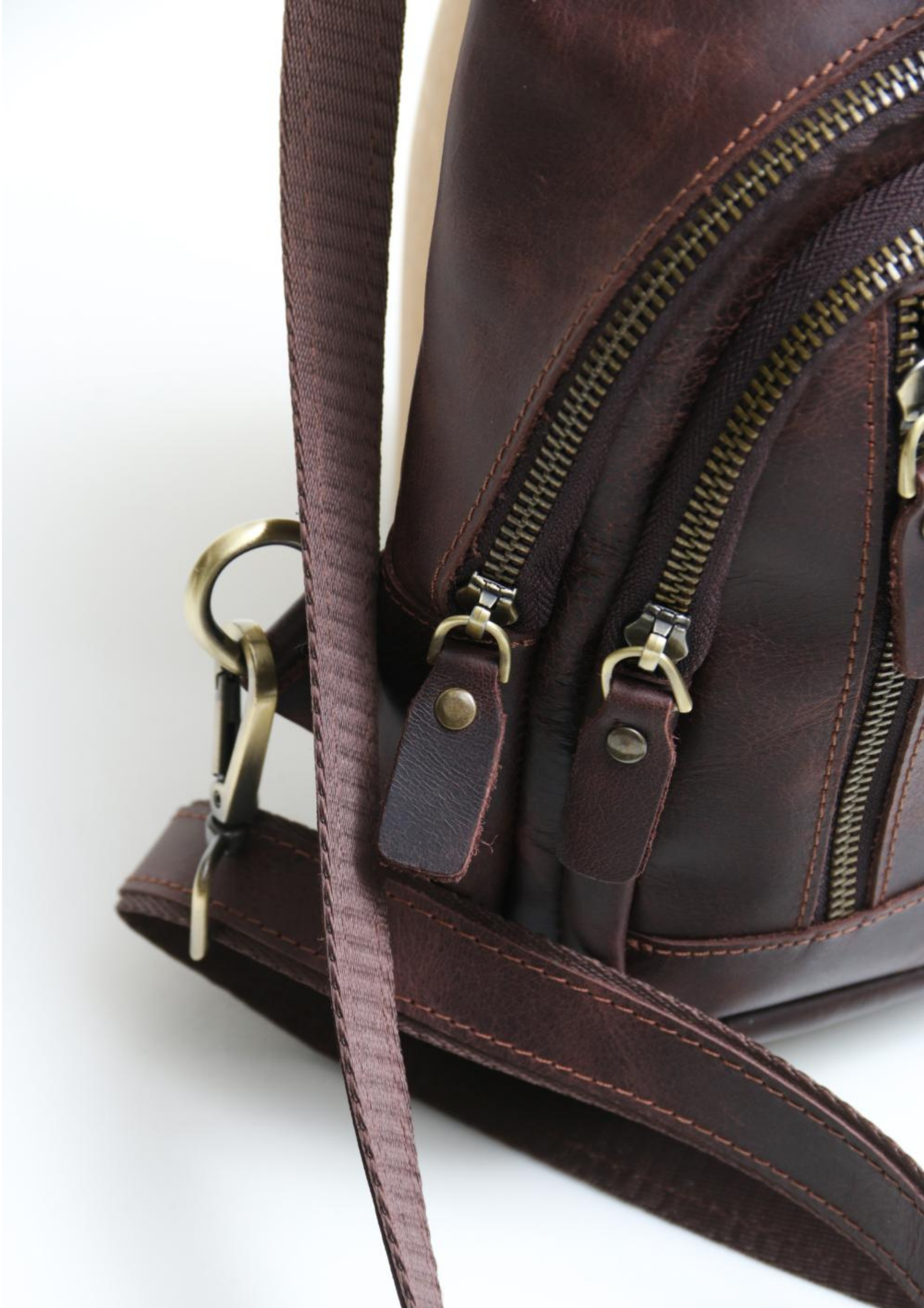 ILAY Sling Bag | Chestnut