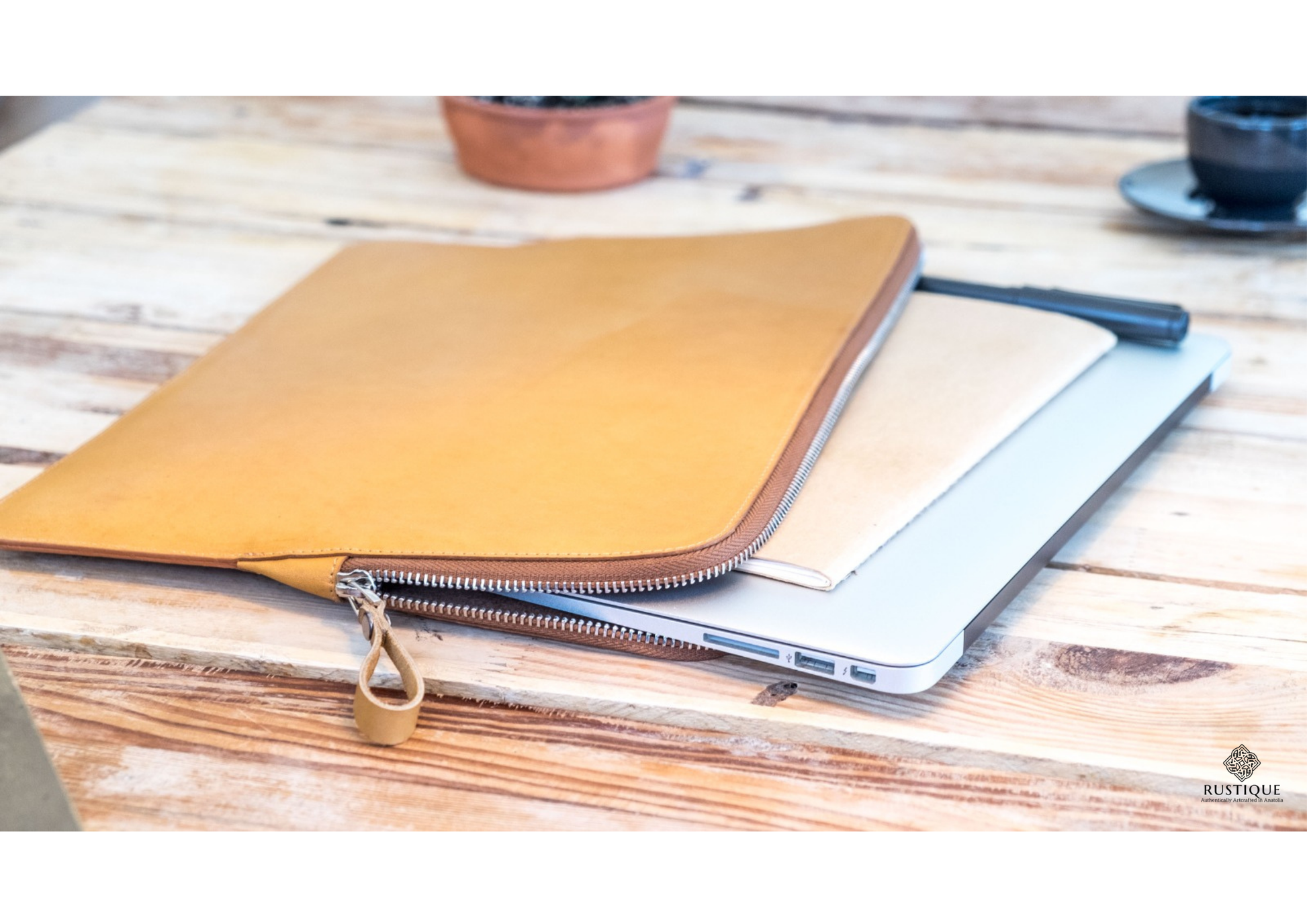 FERMAN Portfolio and Laptop Cover