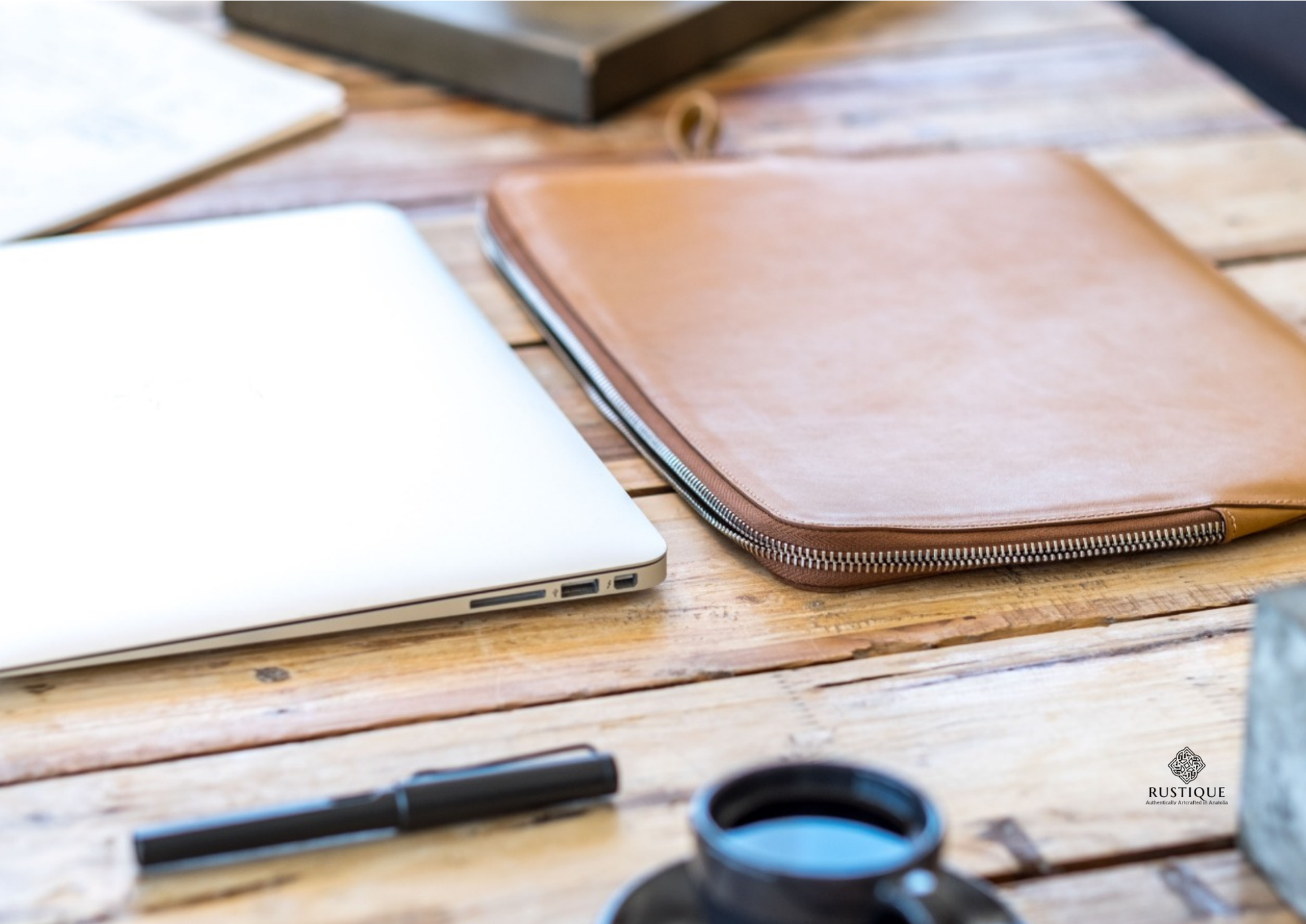FERMAN Portfolio and Laptop Cover
