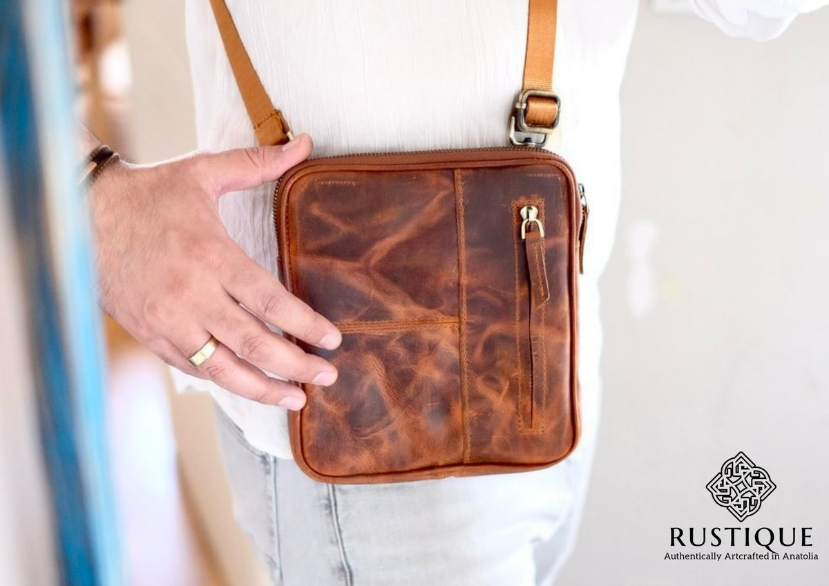 TROYA Square Crossbody Bag