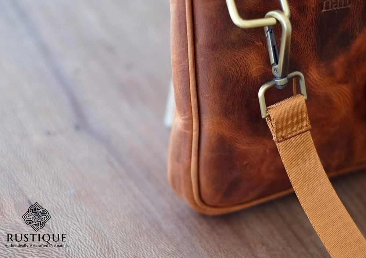 TROYA Square Crossbody Bag