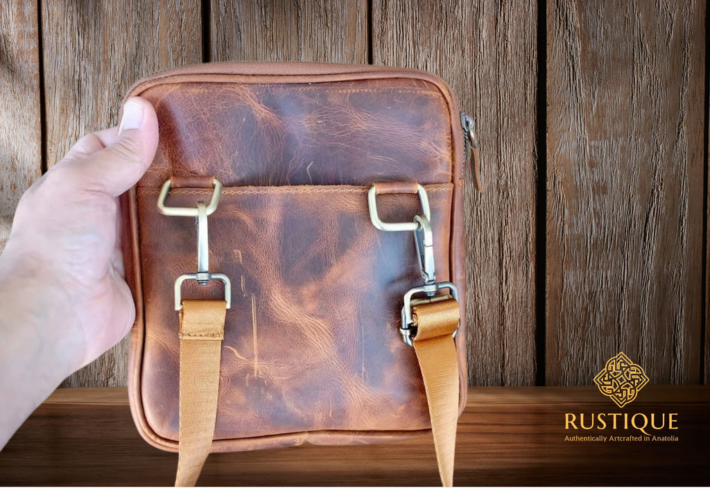 TROYA Square Cross Body