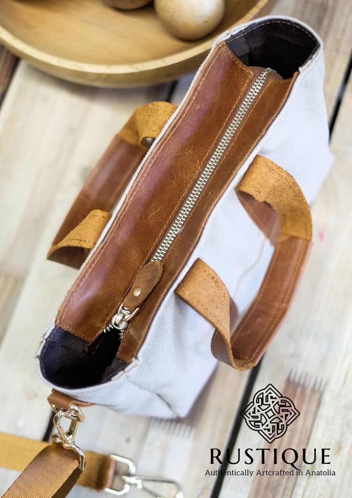 SAADET Leder-Canvas-Handtasche | Creme