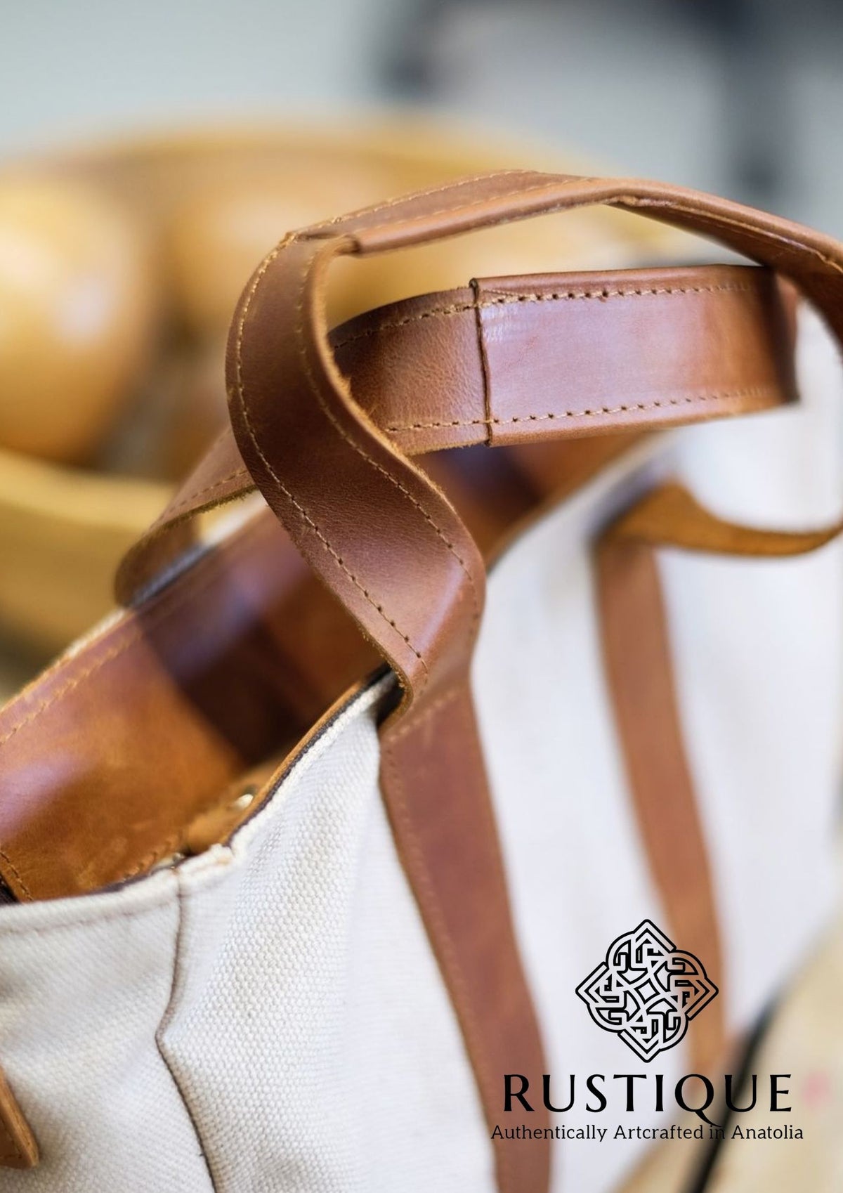 SAADET Leder-Canvas-Handtasche | Creme